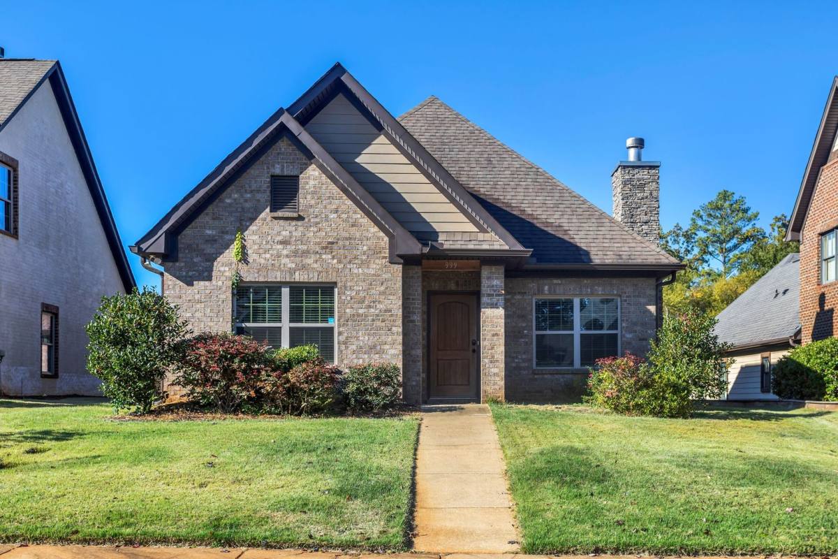 House for rent at 999 Starr Court, Auburn, AL 36830