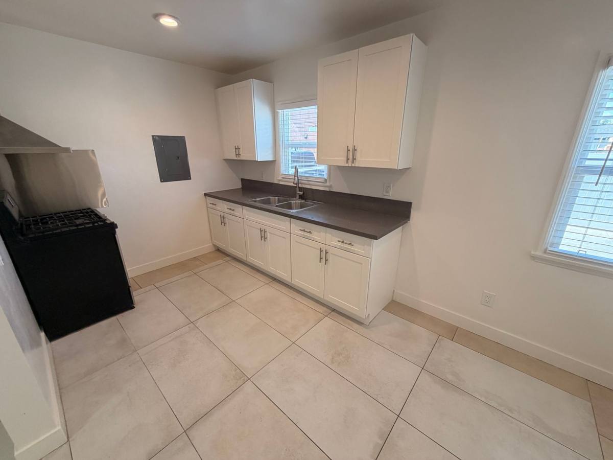 Apartment for rent at 7825 8th St, Buena Park, CA 90621
