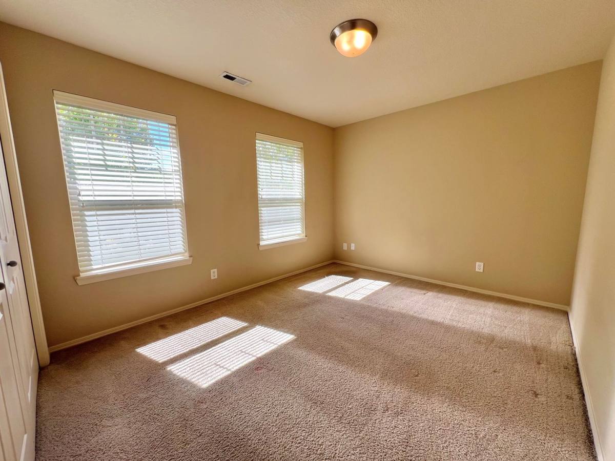 House for rent at 1048 SE Tamora Ave, Hillsboro, OR 97123