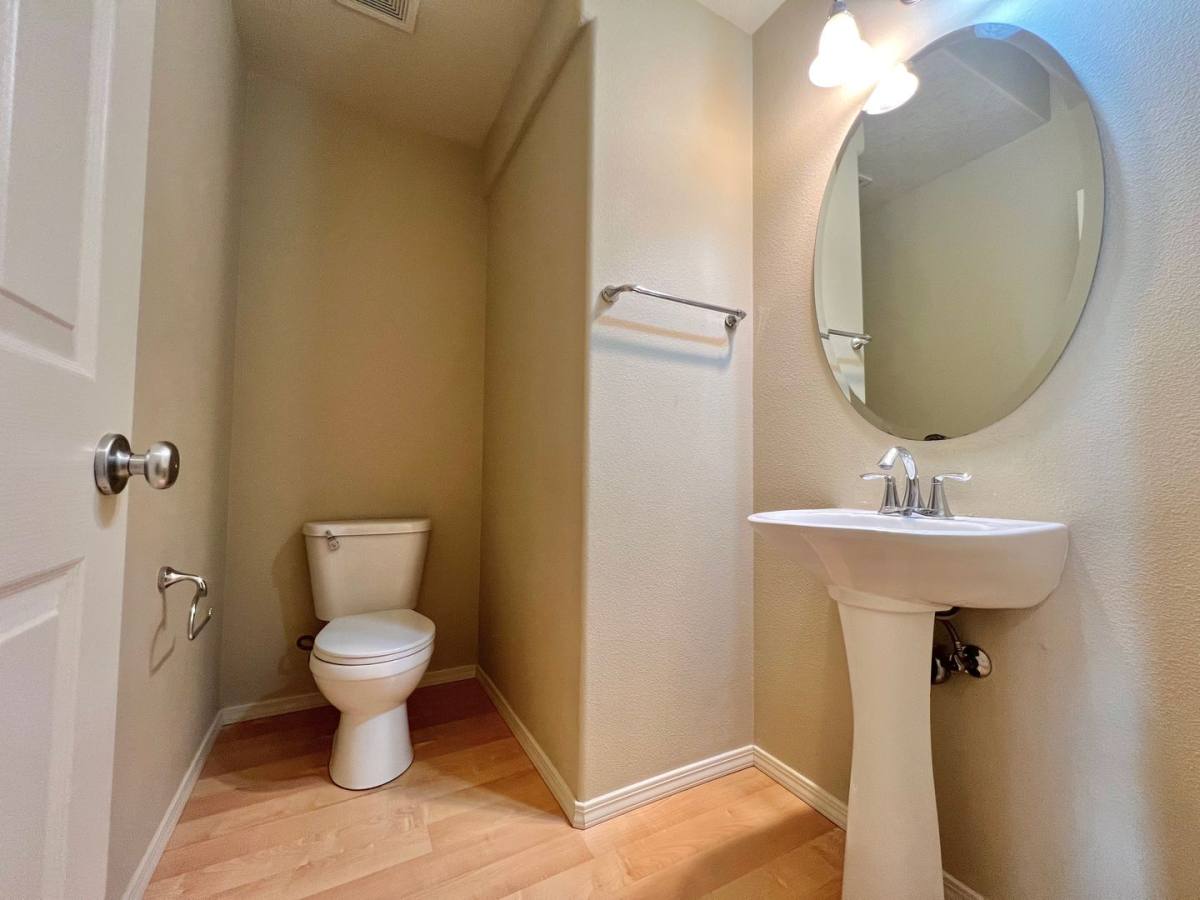 House for rent at 1048 SE Tamora Ave, Hillsboro, OR 97123