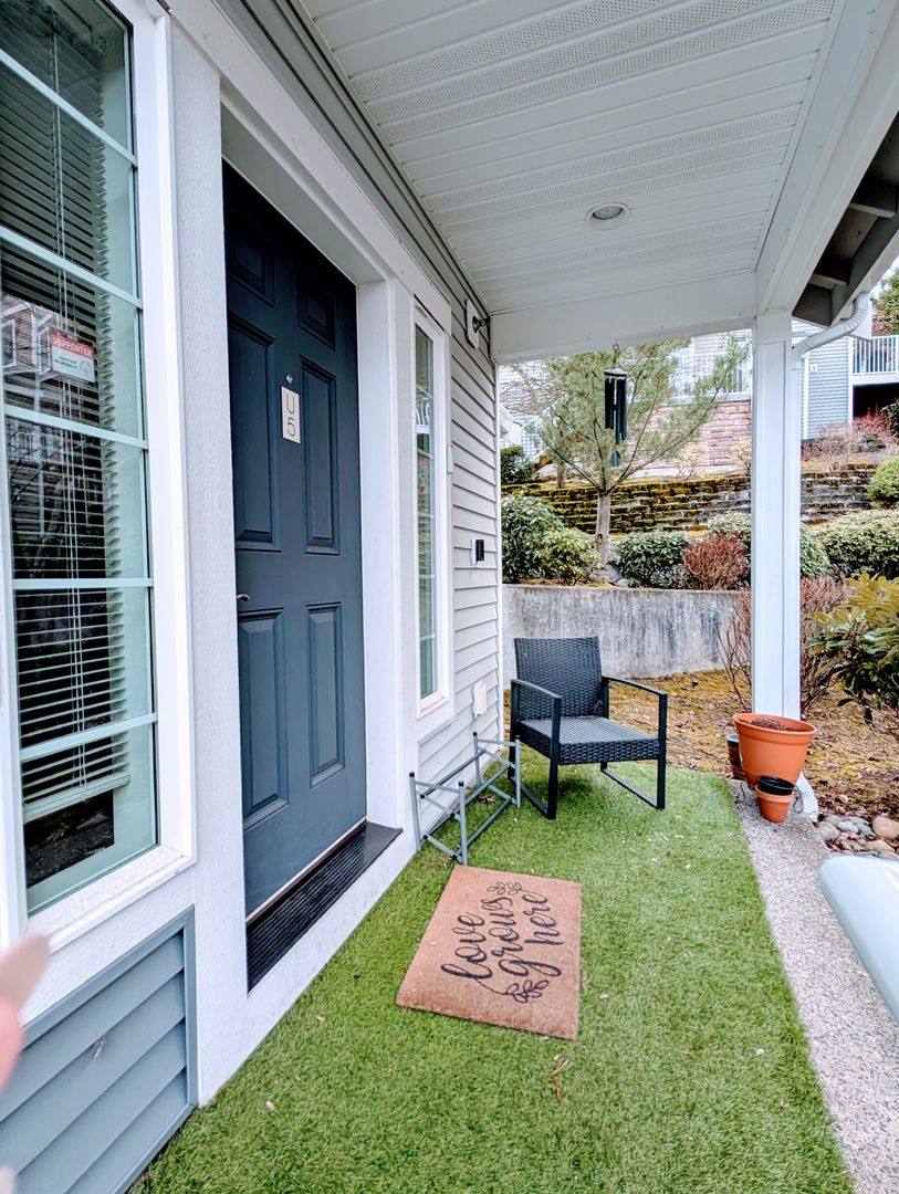 Townhouse for rent at 15720 Manor Way, Lynnwood, WA 98087