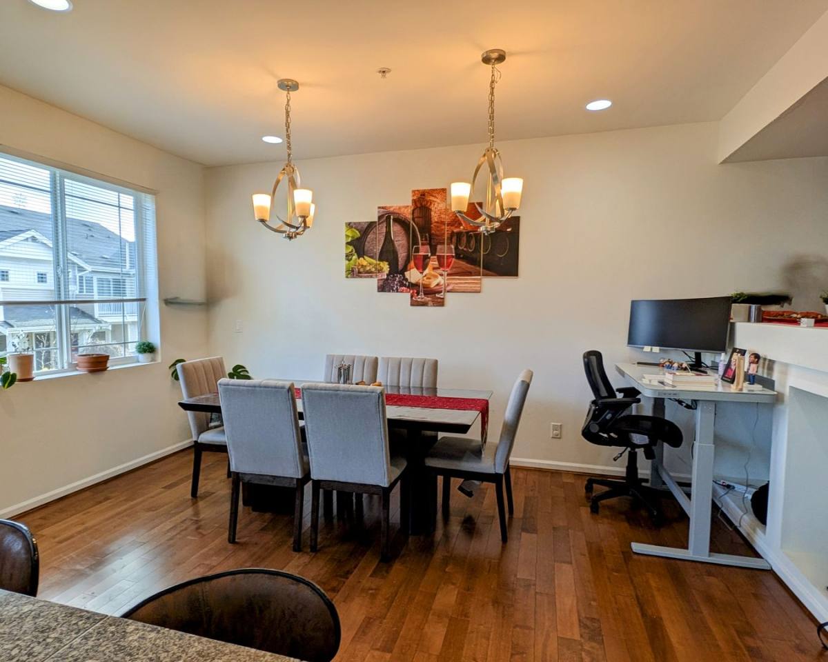 Townhouse for rent at 15720 Manor Way, Lynnwood, WA 98087
