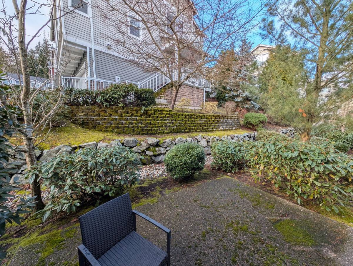 Townhouse for rent at 15720 Manor Way, Lynnwood, WA 98087