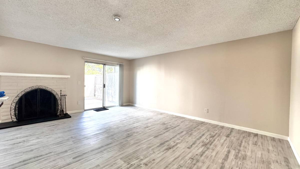 Townhouse for rent at 9847 Genesee Ave, San Diego, CA 92121