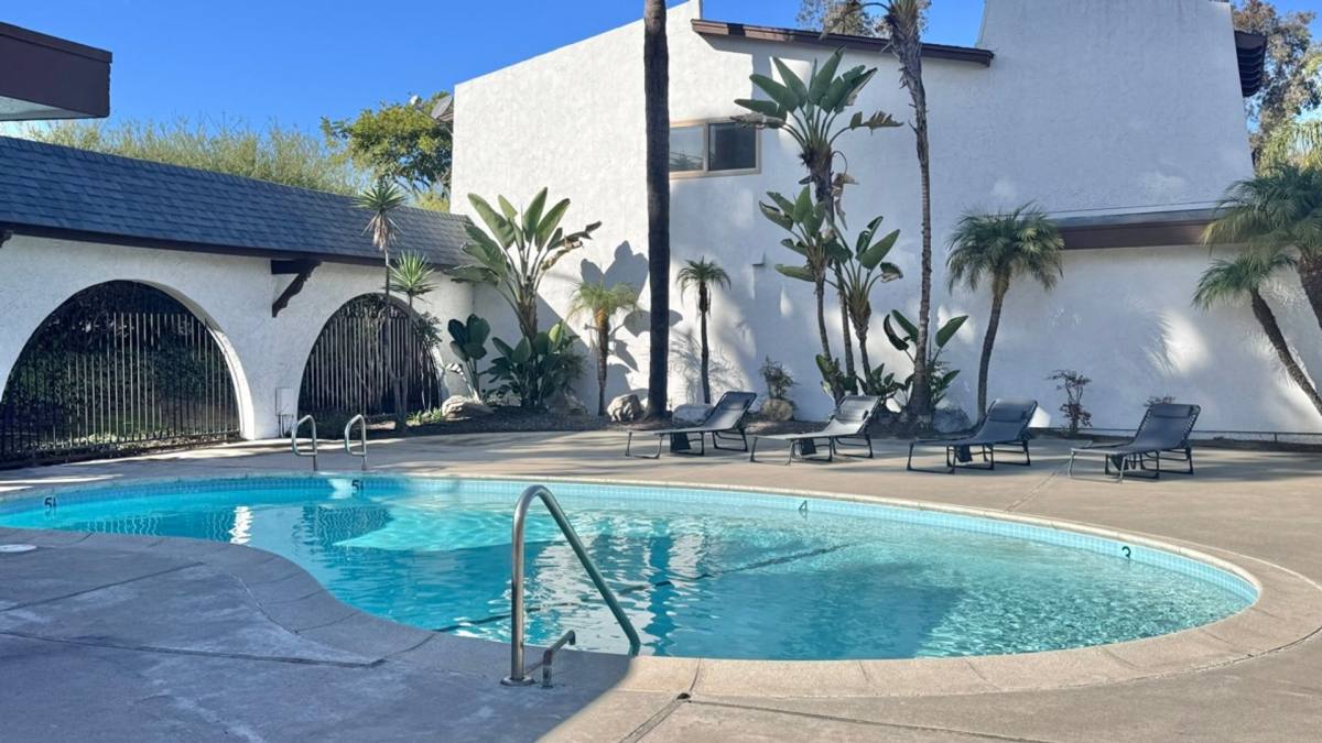 Townhouse for rent at 9847 Genesee Ave, San Diego, CA 92121