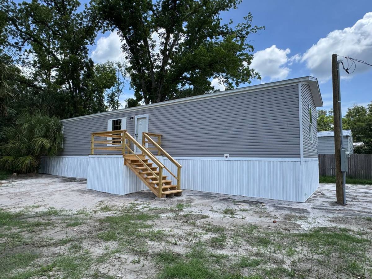 House for rent at 1114 5th St SW, Live Oak, FL 32064