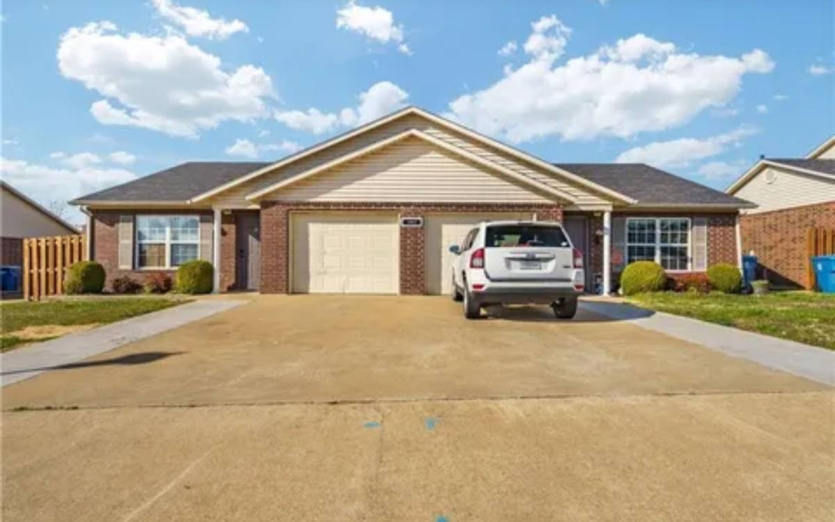 Apartment for rent at 3304 SW Landau Court, Bentonville, AR 72712