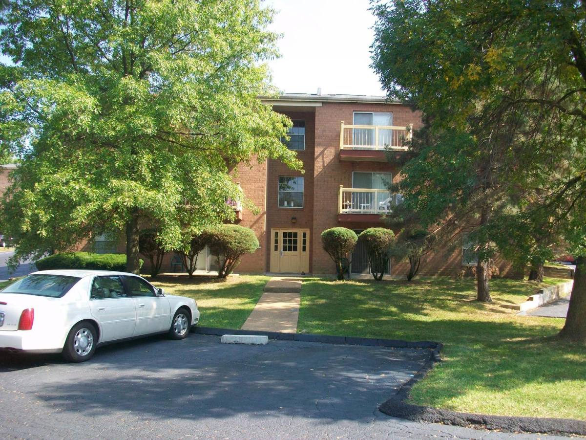 Apartment for rent at 11008 E Clear Skies Dr, Saint Louis, MO 63114