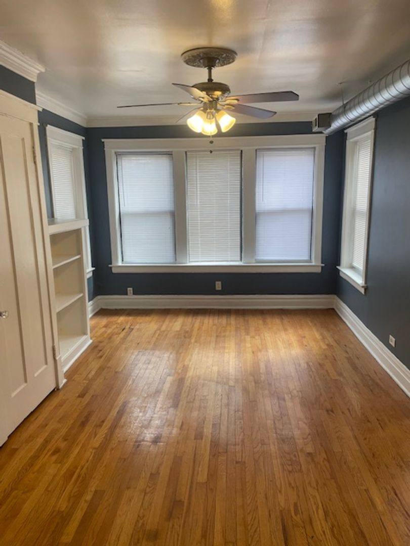 Apartment for rent at 1358 W Rosedale Ave, Chicago, IL 60660
