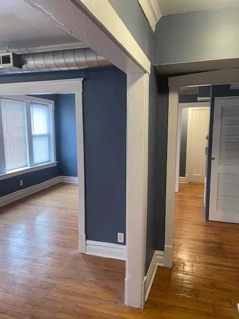 Apartment for rent at 1358 W Rosedale Ave, Chicago, IL 60660