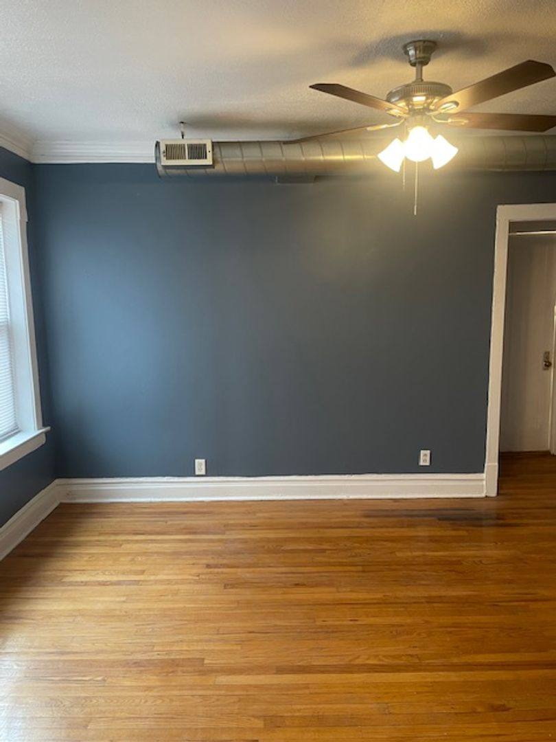 Apartment for rent at 1358 W Rosedale Ave, Chicago, IL 60660