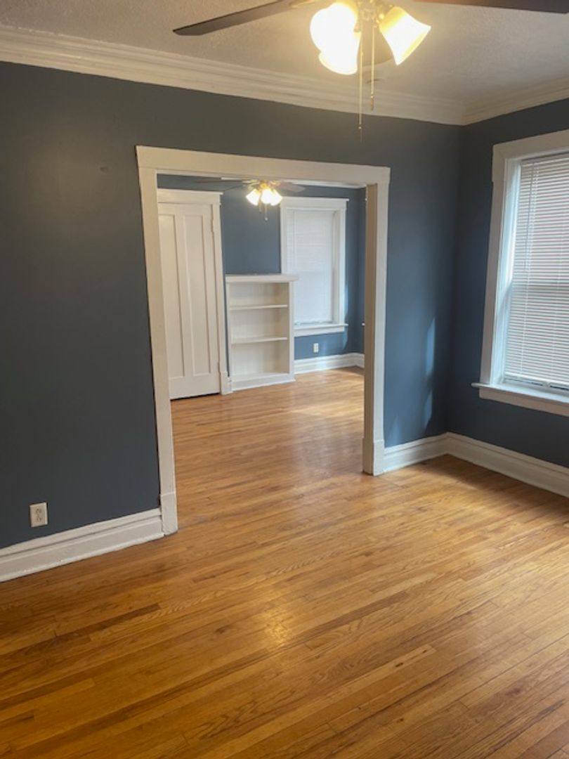 Apartment for rent at 1358 W Rosedale Ave, Chicago, IL 60660