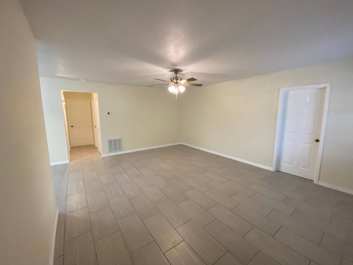 House for rent at 640 Poinsettia Dr, Orange City, FL 32763