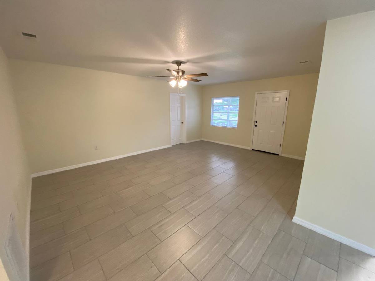 House for rent at 640 Poinsettia Dr, Orange City, FL 32763