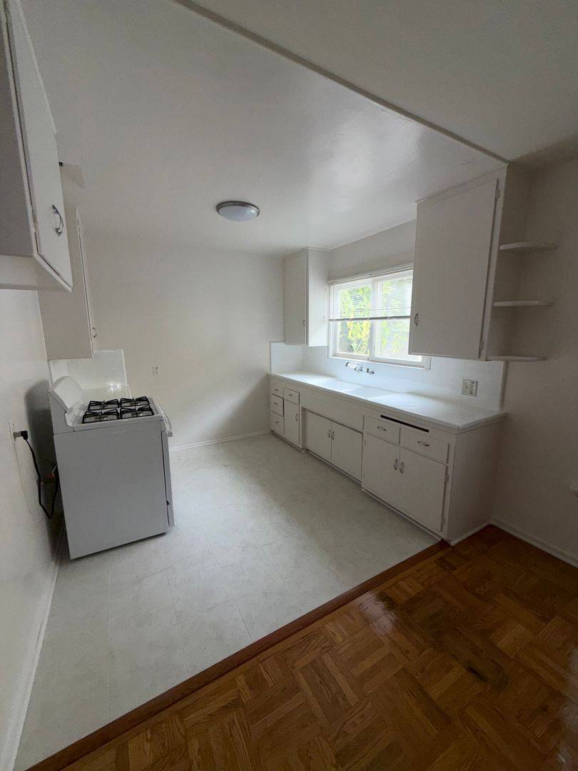Apartment for rent at 9309 National Blvd, Los Angeles, CA 90034