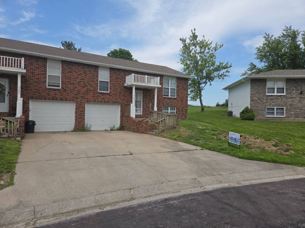 Apartment for rent at 4425-4427 Santa Anna Dr, Columbia, MO 65201