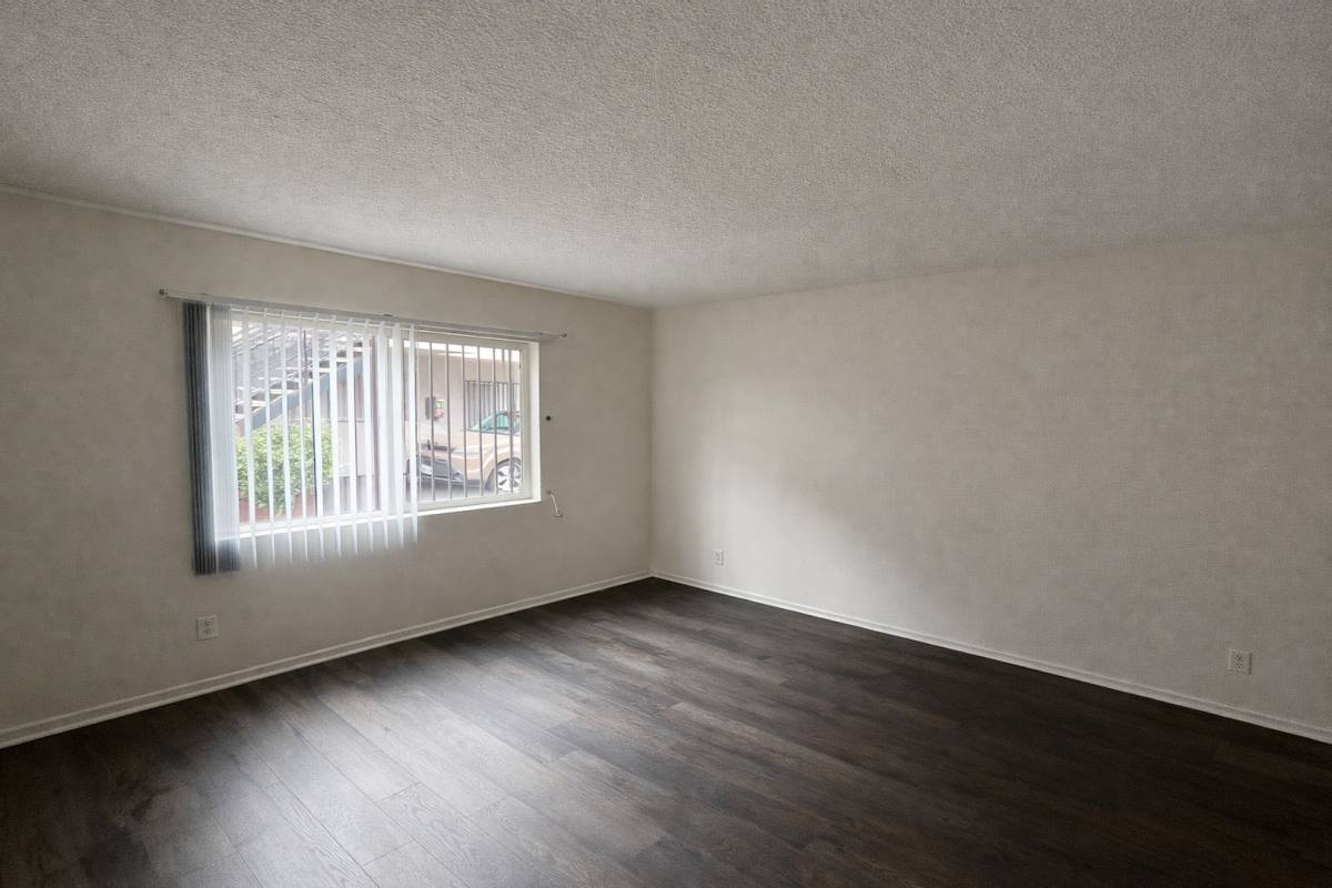 Apartment for rent at 601-605 W 80th St, Los Angeles, CA 90044