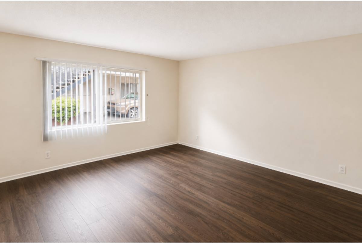 Apartment for rent at 601-605 W 80th St, Los Angeles, CA 90044
