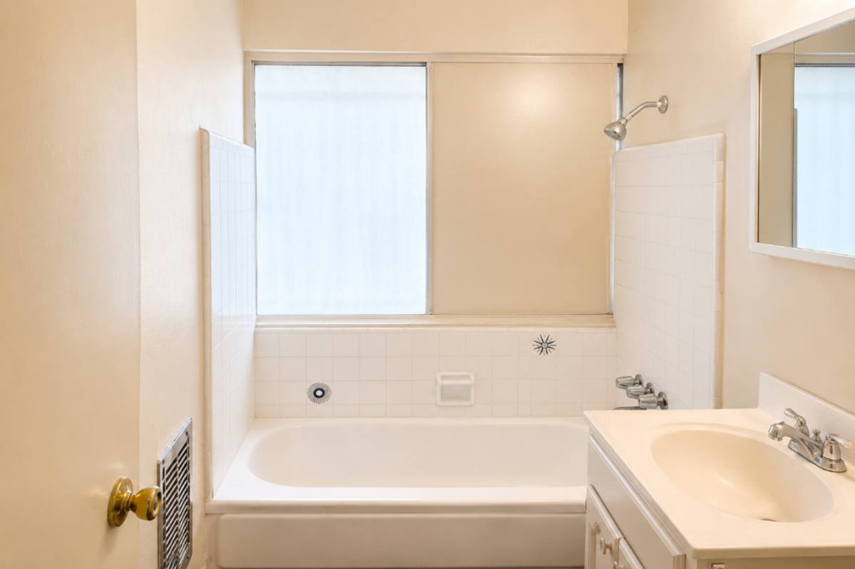 Apartment for rent at 4038 Ursula Ave, Los Angeles, CA 90008