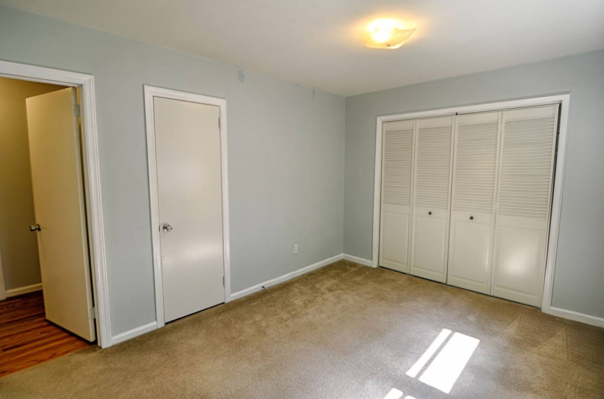 House for rent at 406 Hickory Dr, Chapel Hill, NC 27517
