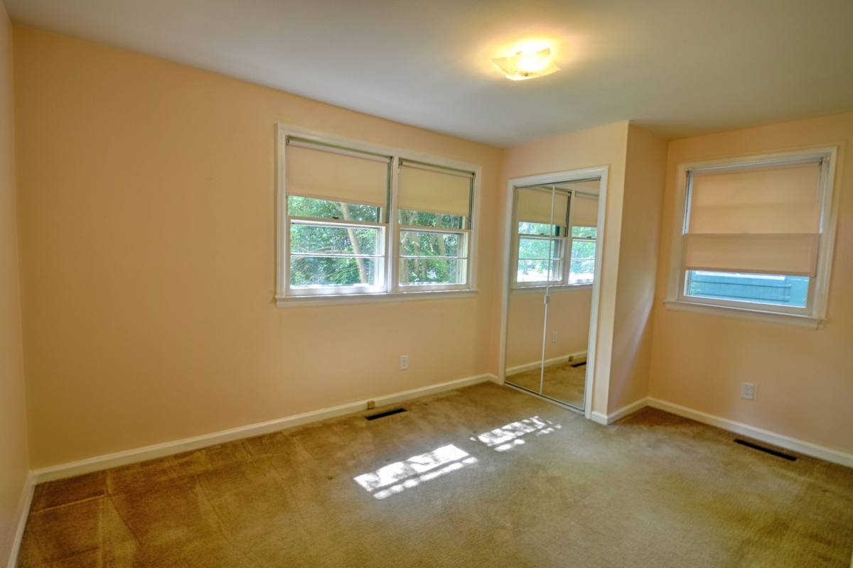 House for rent at 406 Hickory Dr, Chapel Hill, NC 27517