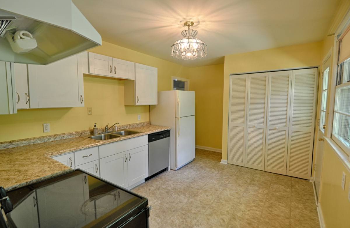 House for rent at 406 Hickory Dr, Chapel Hill, NC 27517