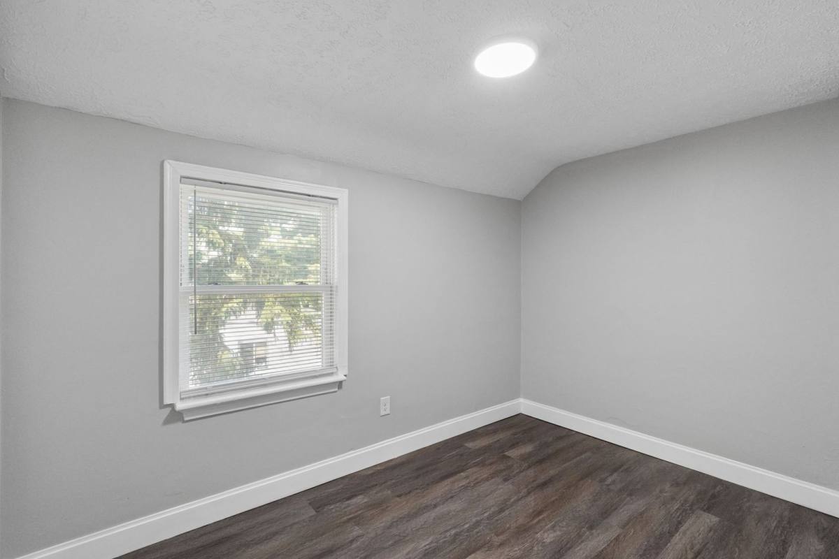 Apartment for rent at 1272-1274 E 21st Ave, Columbus, OH 43211