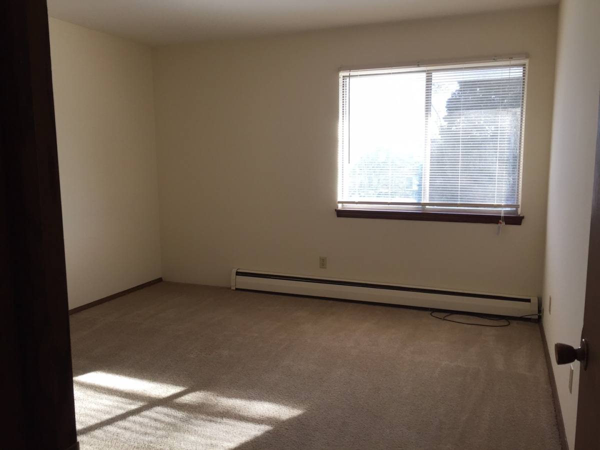 Apartment for rent at 4635 S 20th St, Milwaukee, WI 53221