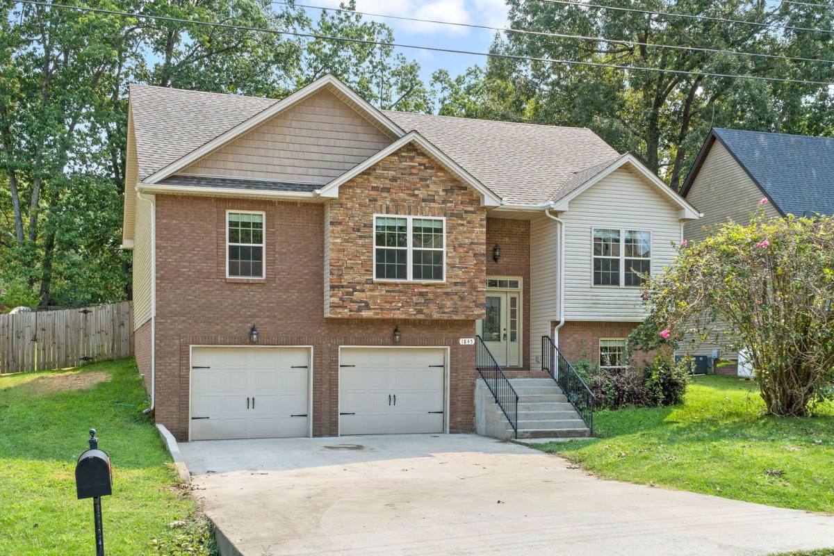 House for rent at 1845 Deerstand Dr, Clarksville, TN 37042