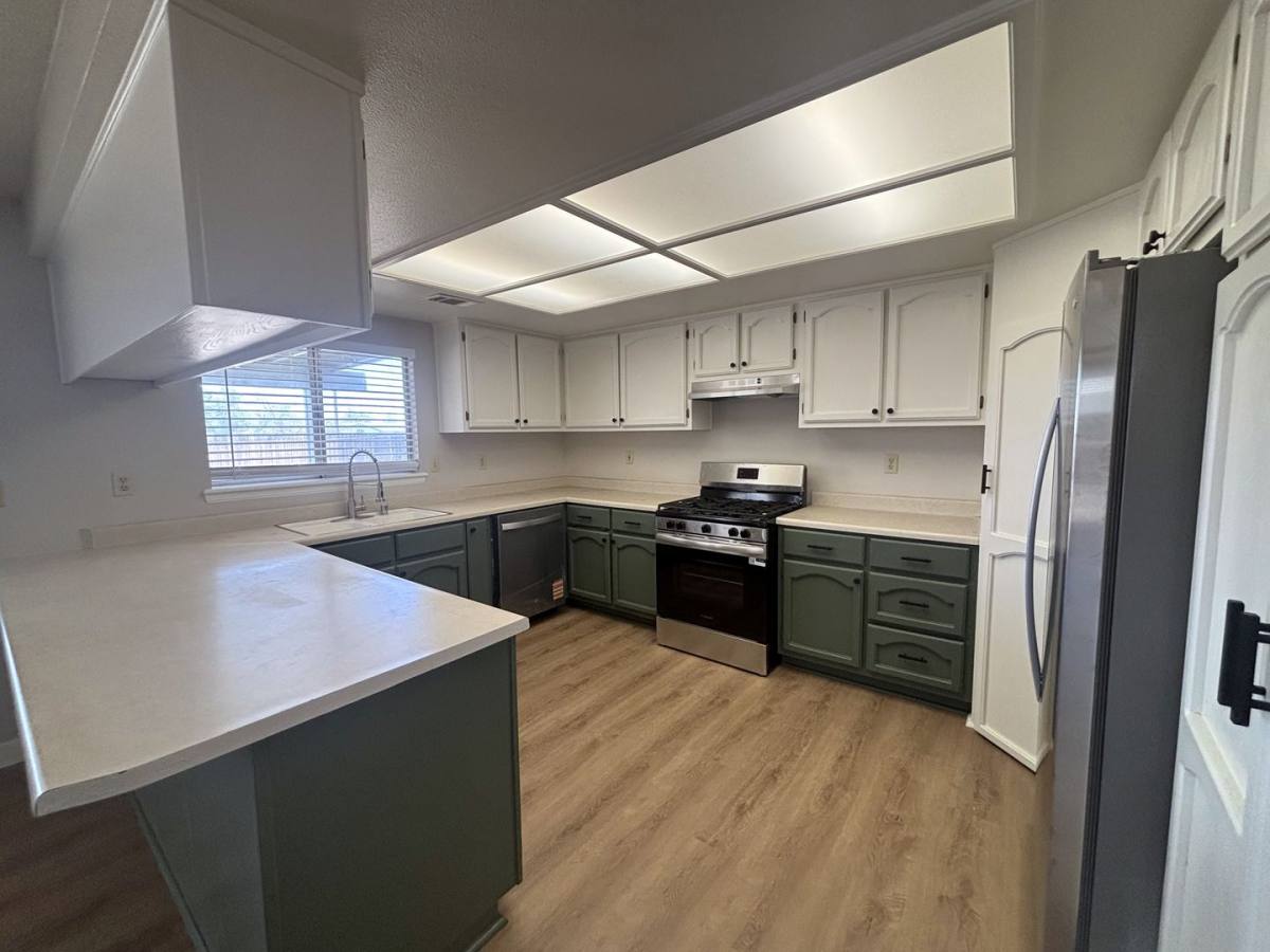 House for rent at 20312 Dean Court, California City, CA 93505