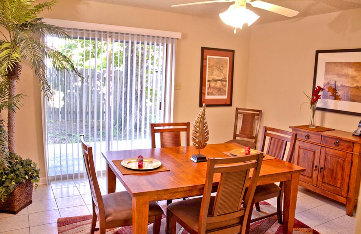 Townhouse for rent at 3710 Lilac Lane, Metairie, LA 70001