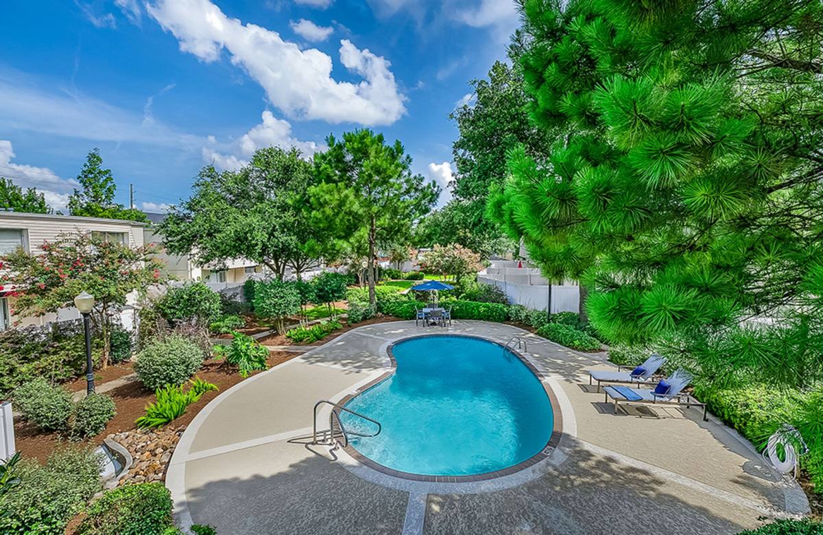 Townhouse for rent at 3710 Lilac Lane, Metairie, LA 70001