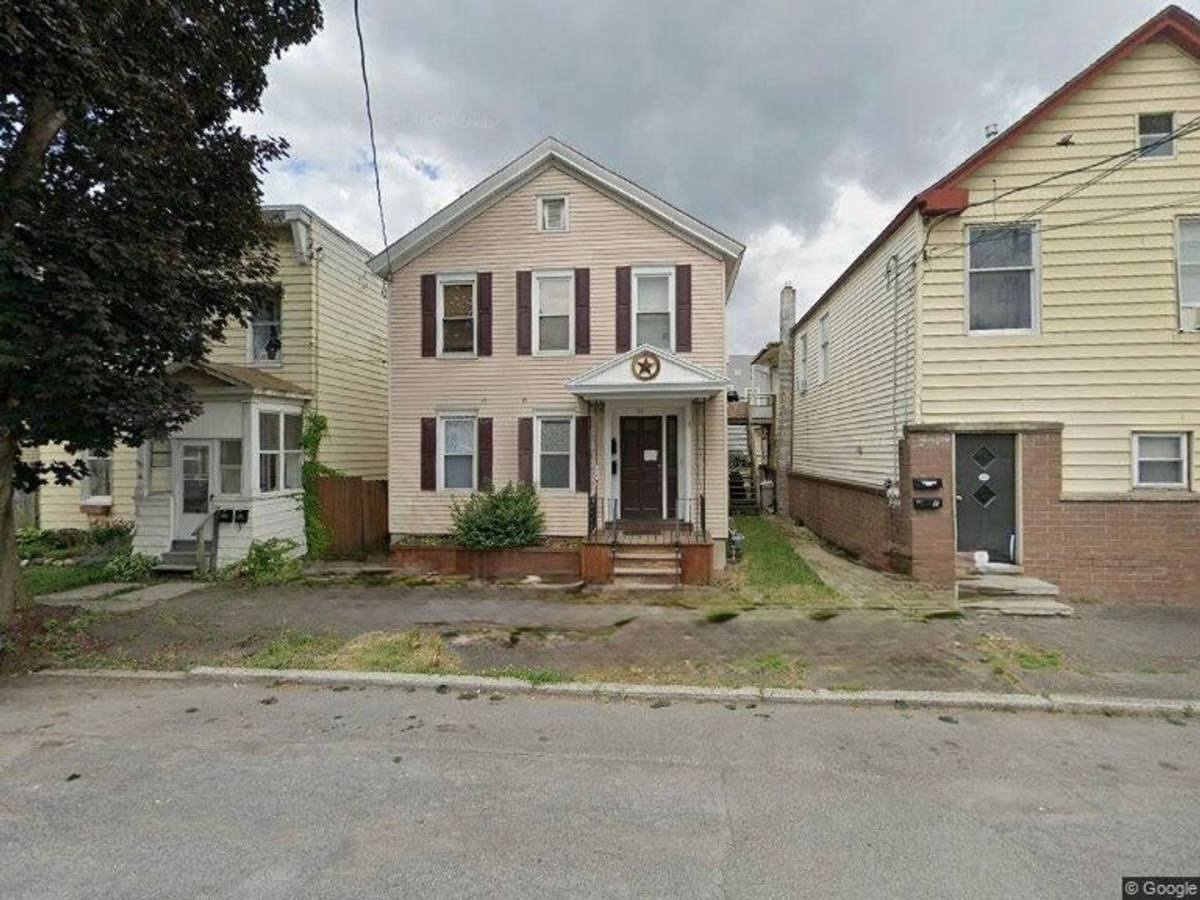 Apartment for rent at 38 High St, Troy, NY 12183