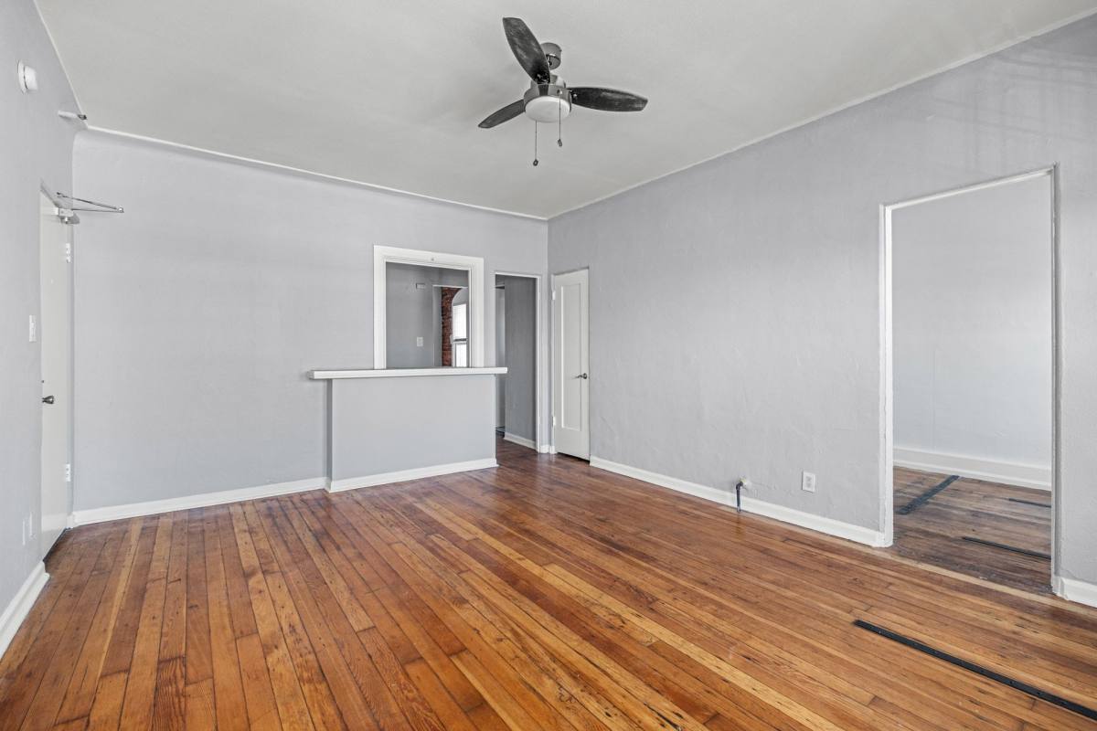 Apartment for rent at 109 S Normandie Ave, Los Angeles, CA 90004