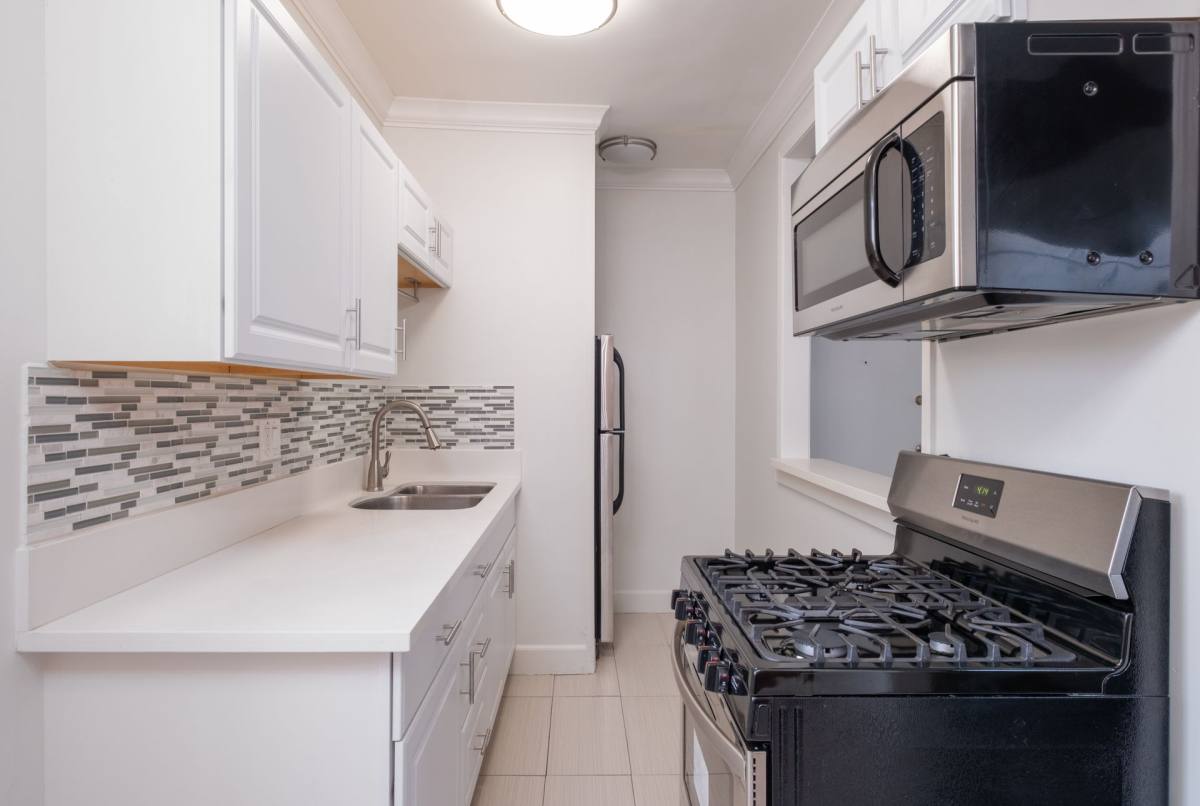 Apartment for rent at 238 S Mariposa Ave, Los Angeles, CA 90004
