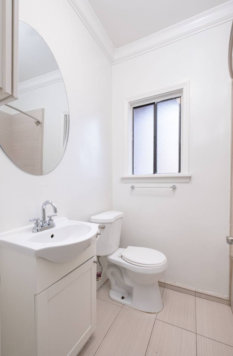 Apartment for rent at 238 S Mariposa Ave, Los Angeles, CA 90004