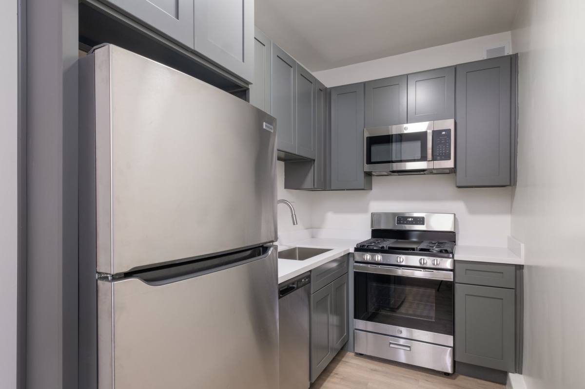 Apartment for rent at 523 Westmoreland, Los Angeles, CA 90020