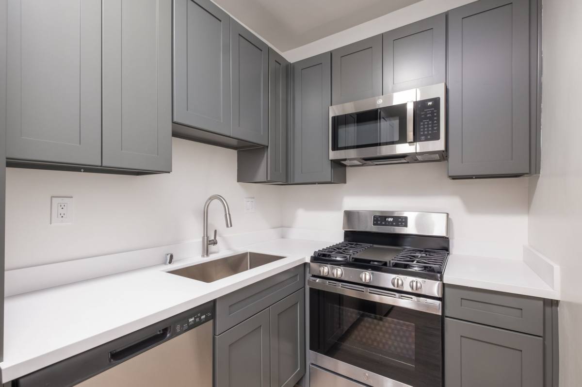 Apartment for rent at 523 Westmoreland, Los Angeles, CA 90020