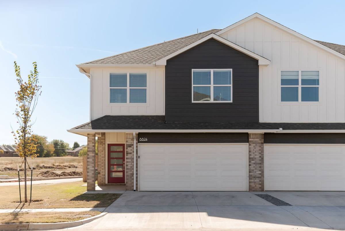 Townhouse for rent at 10938 Chantry Rd, Oklahoma City, OK 73162
