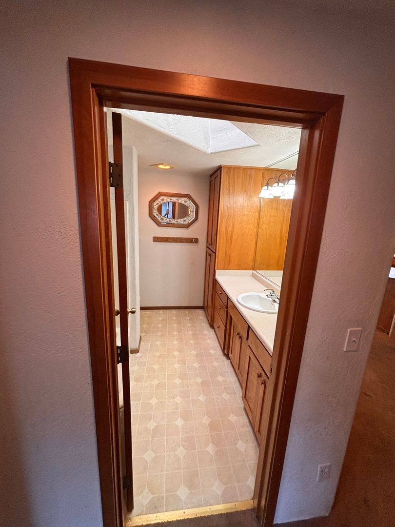 House for rent at 3052 Gary Dr, Medford, OR 97504