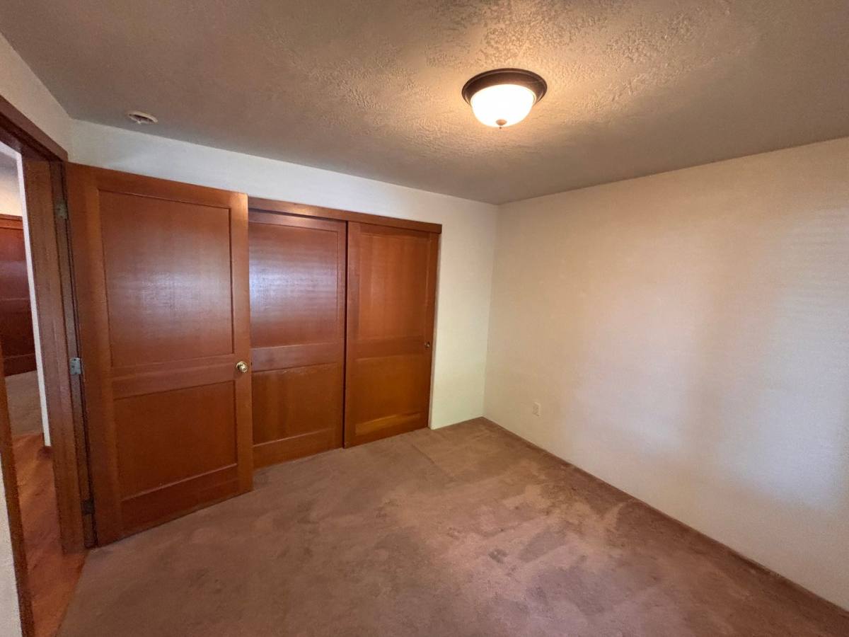 House for rent at 3052 Gary Dr, Medford, OR 97504
