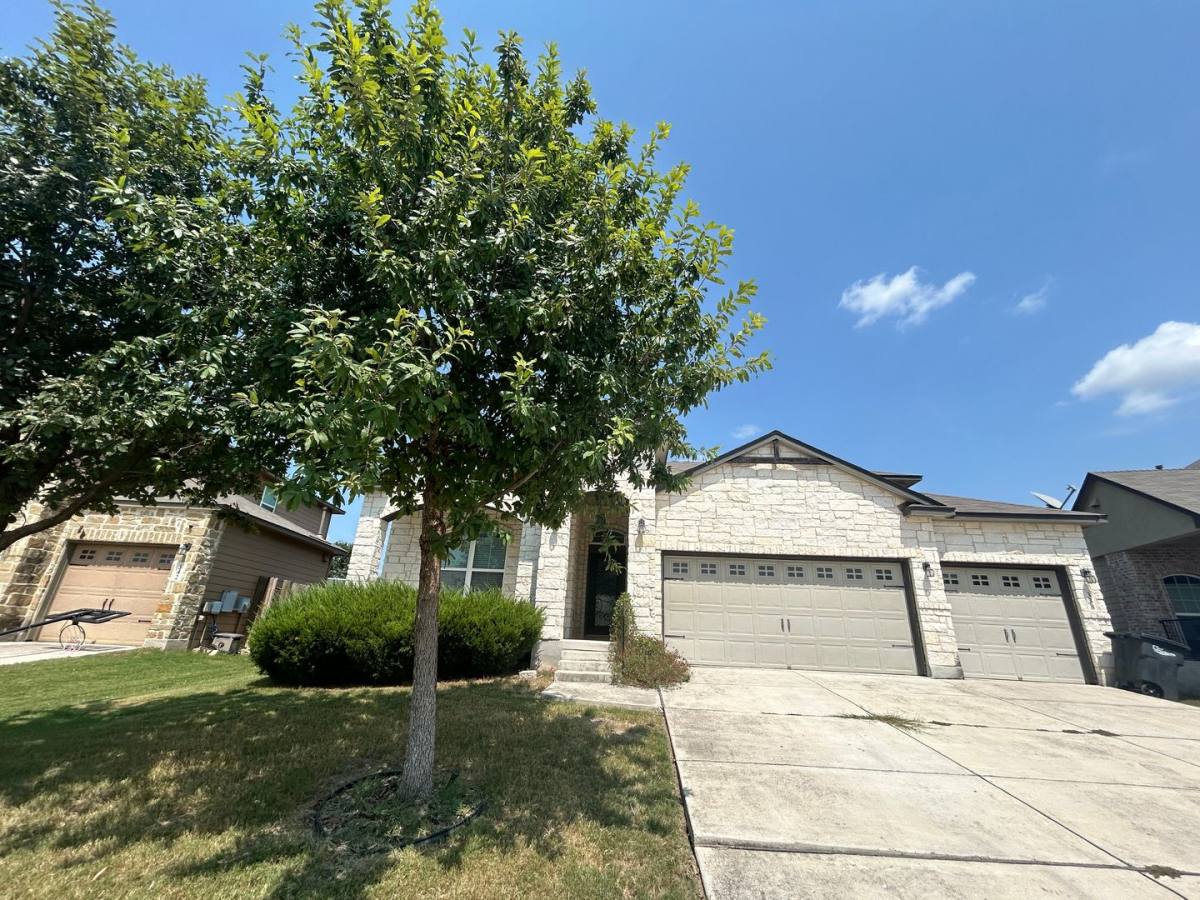 House for rent at 338 Oak Creek Way, New Braunfels, TX 78130