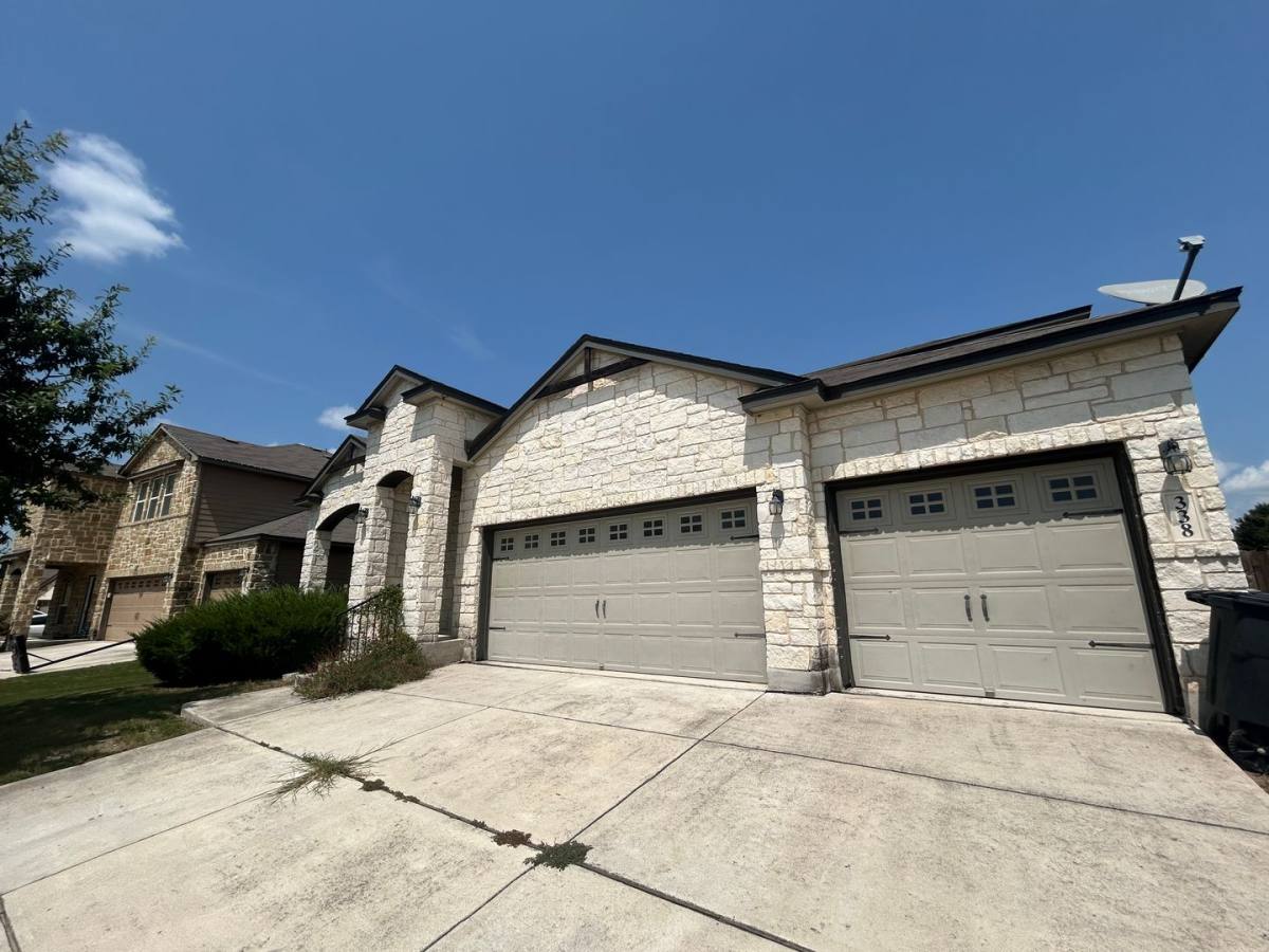 House for rent at 338 Oak Creek Way, New Braunfels, TX 78130