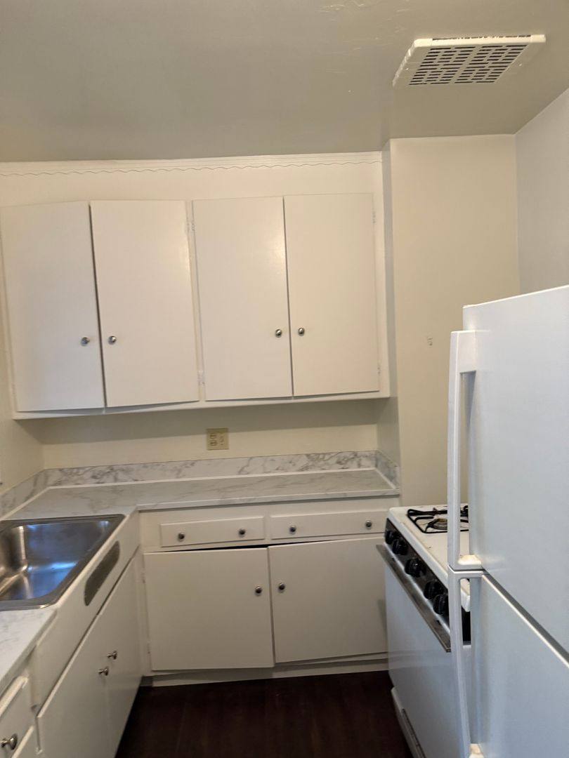 Apartment for rent at 2528 Dana St, Berkeley, CA 94704