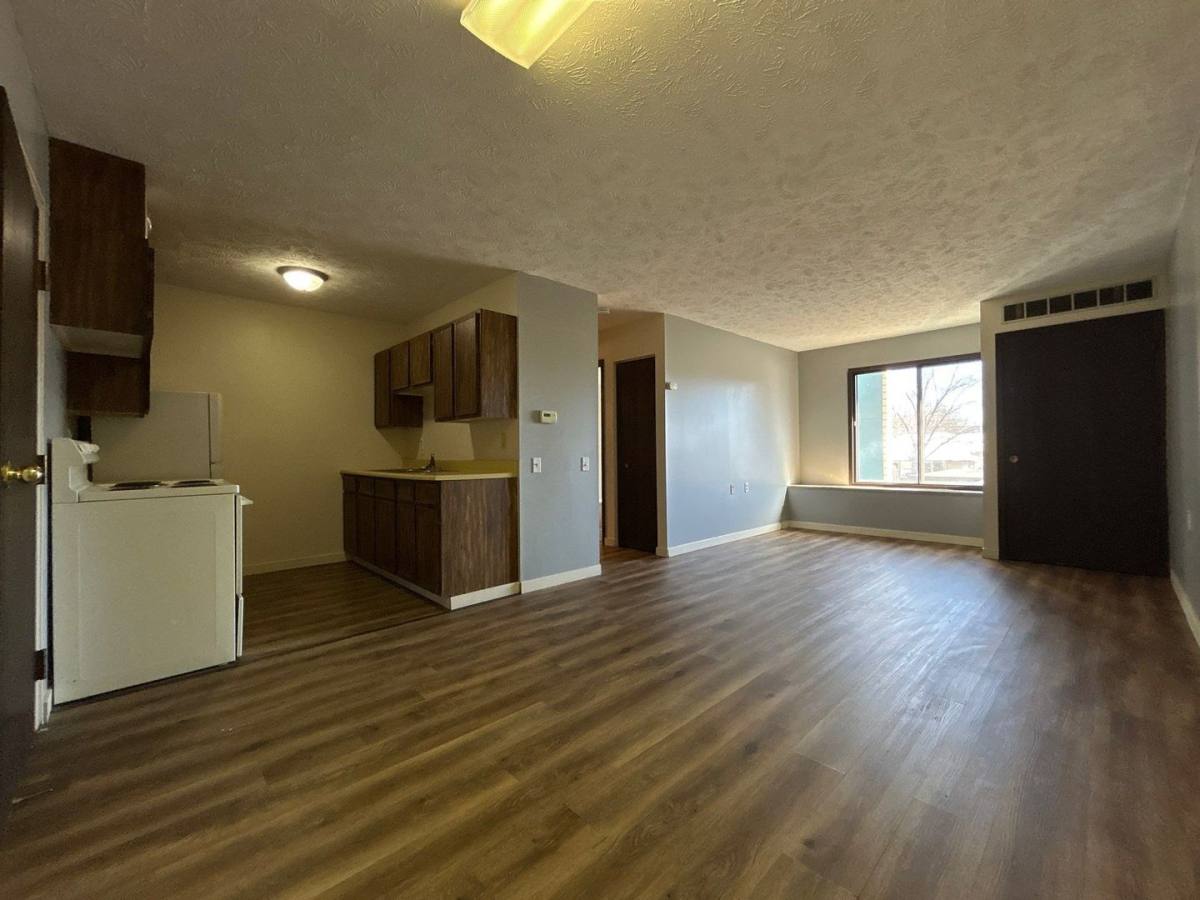 Apartment for rent at 130 S 5th St, Chester, NE 68327