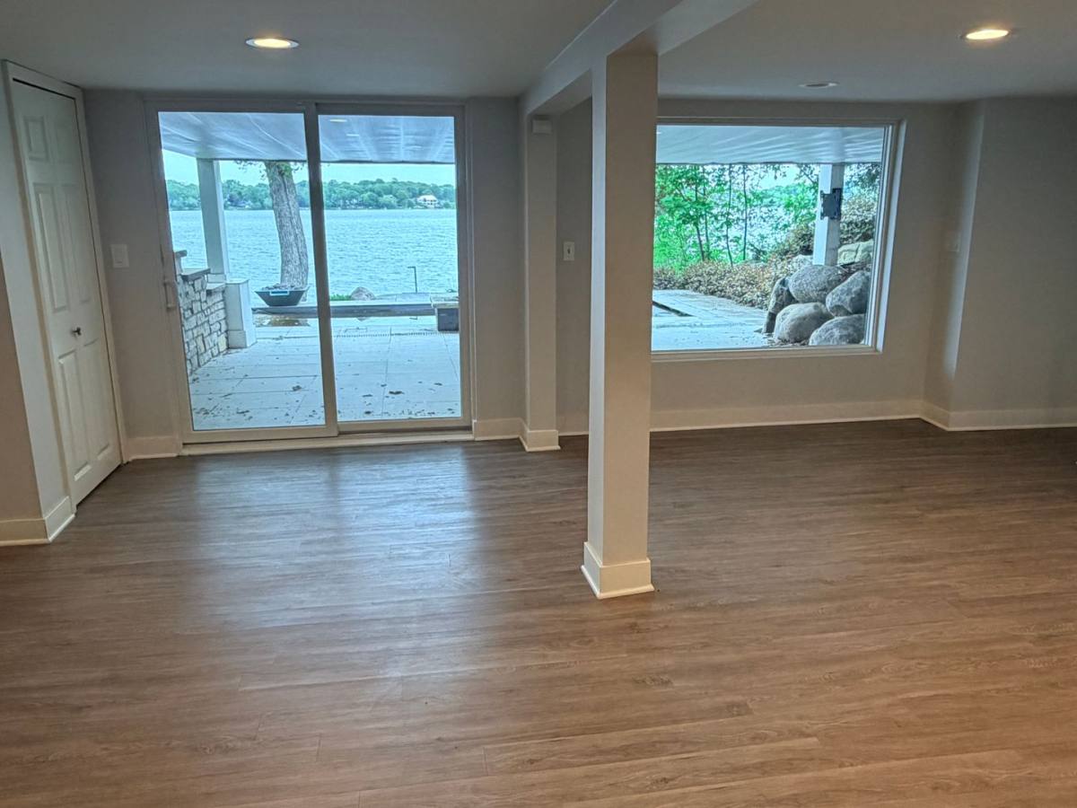 House for rent at 176 Peninsula Rd, Minneapolis, MN 55441