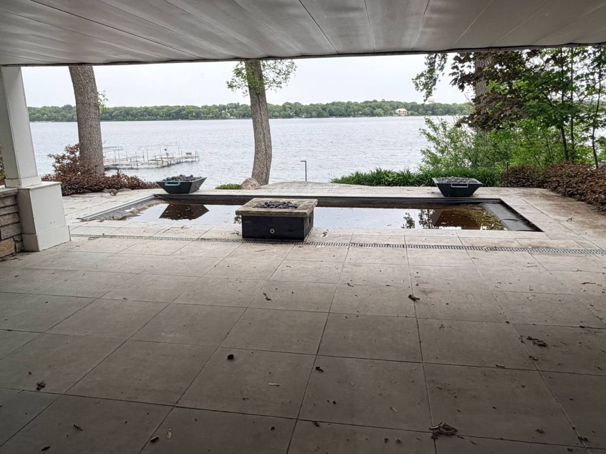 House for rent at 176 Peninsula Rd, Minneapolis, MN 55441