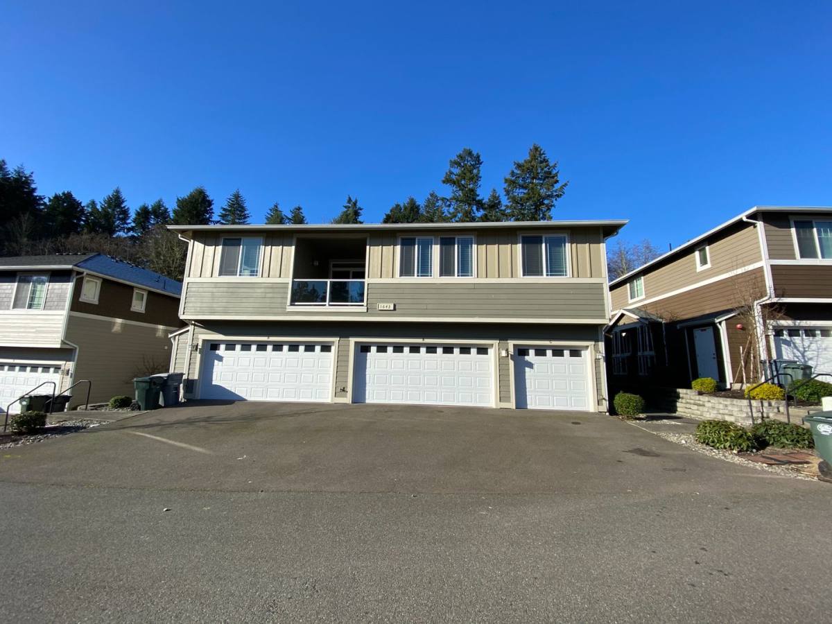 Apartment for rent at 1643 Burnside Place, Dupont, WA 98327