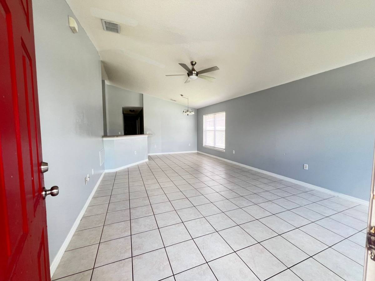 Townhouse for rent at 1606 Connecticut Ave, Saint Cloud, FL 34769