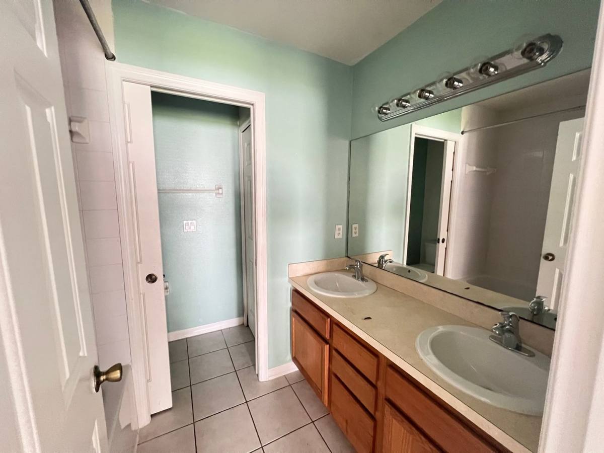 Townhouse for rent at 1606 Connecticut Ave, Saint Cloud, FL 34769